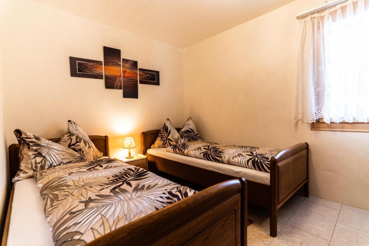 Haus Birchi, Fiesch 3.5-Zimmerwohnung Birchi ภายนอก รูปภาพ